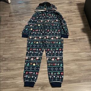 Disney holiday Onesie (kids xl)